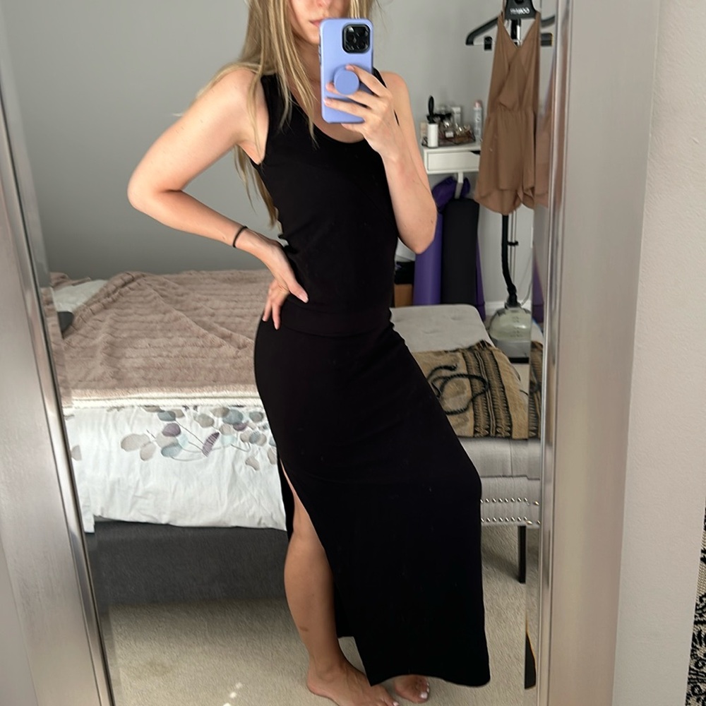 BLACK HALO RIBBED STRETCH MAXI DRESS